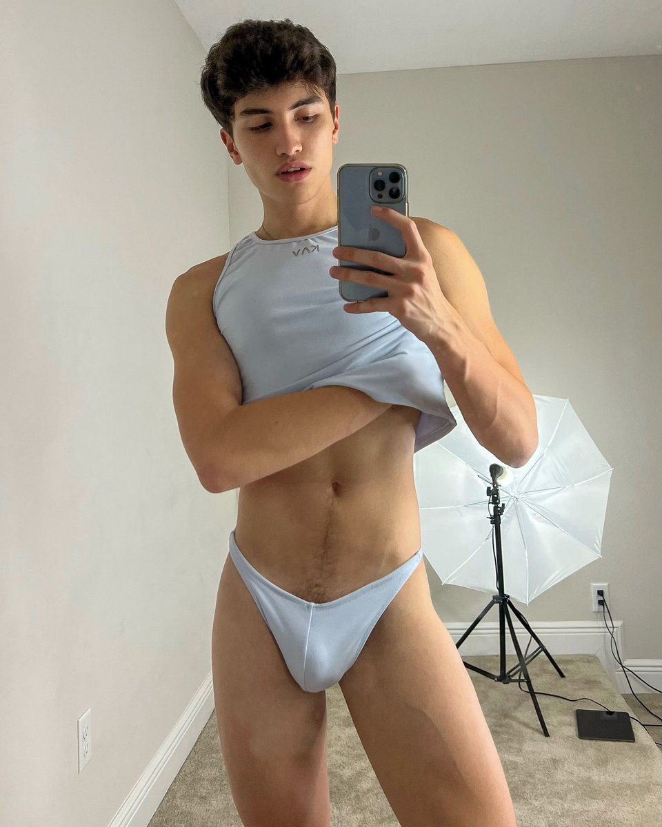 kavwearmen's tweet photo. 🎉 GIVEAWAY ALERT! 🎉
We're thrilled to announce our $300 Twitter giveaway! 🎁💰
To enter:
1️⃣ Follow @kavwearmen on Twitter
2️⃣ Retweet this tweet

Deadline: March 27, 2024.
Don't miss your chance to win $300 in Store Credit!
Good luck! 🍀💓 https://t.co/E716QuVJfJ