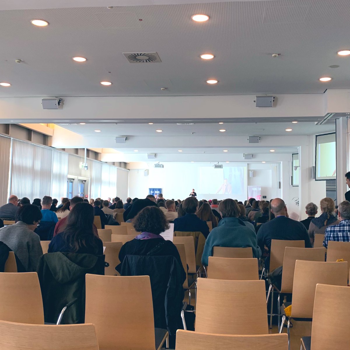 j_romstadt's tweet photo. #DGfS2024 Tag 1 @ruhrunibochum https://t.co/nh5MkSbtlJ