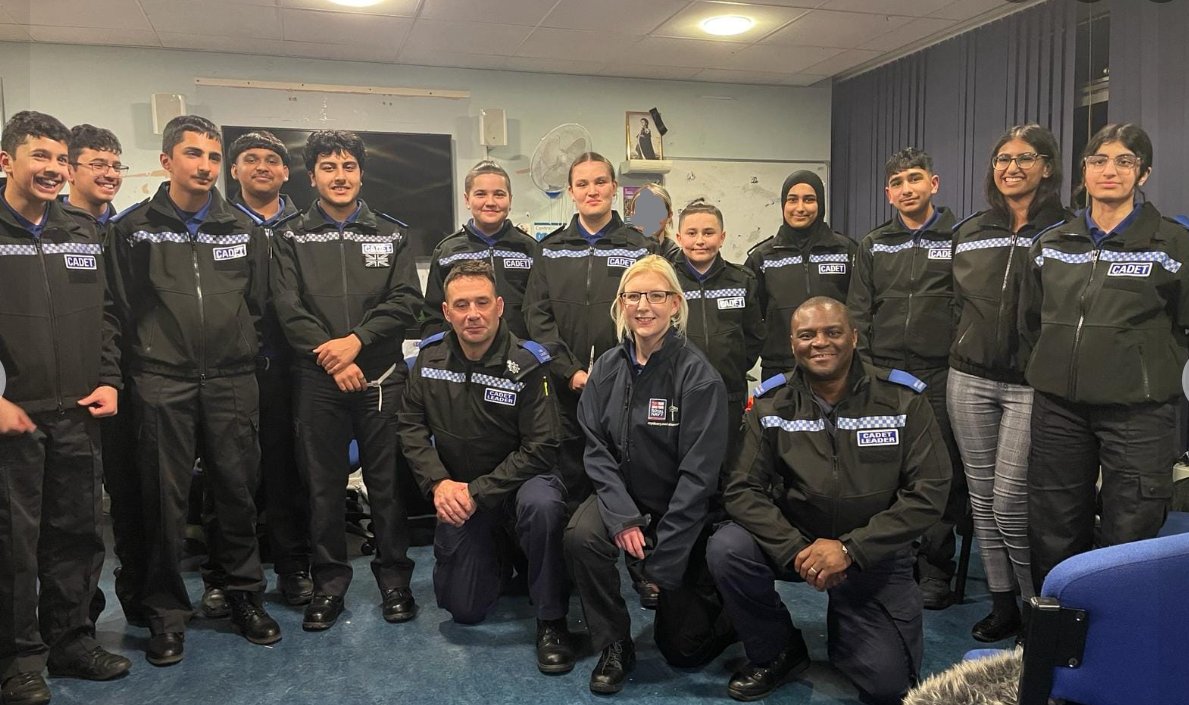 🚨👮‍♀️👮‍♂️⚓️1 BE #PoliceCadets @CadetsWMP has an amazing visit from the @RNEngagement_RA last week with @EdmundGrandison & his team. #collaboration #STEM #RNAttract #RNDiversity @RoyalNavy @NationalVPC ⚓️👮‍♂️👮‍♀️👏👏🚨