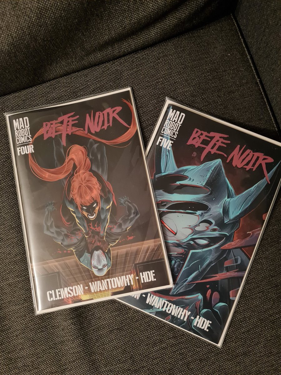 Great stuff, as always, from those @MadRobotComics folks @AndrewClemson, Kris Wantowhy, HDe and @MattPHardy. Tees up the finale nicely.