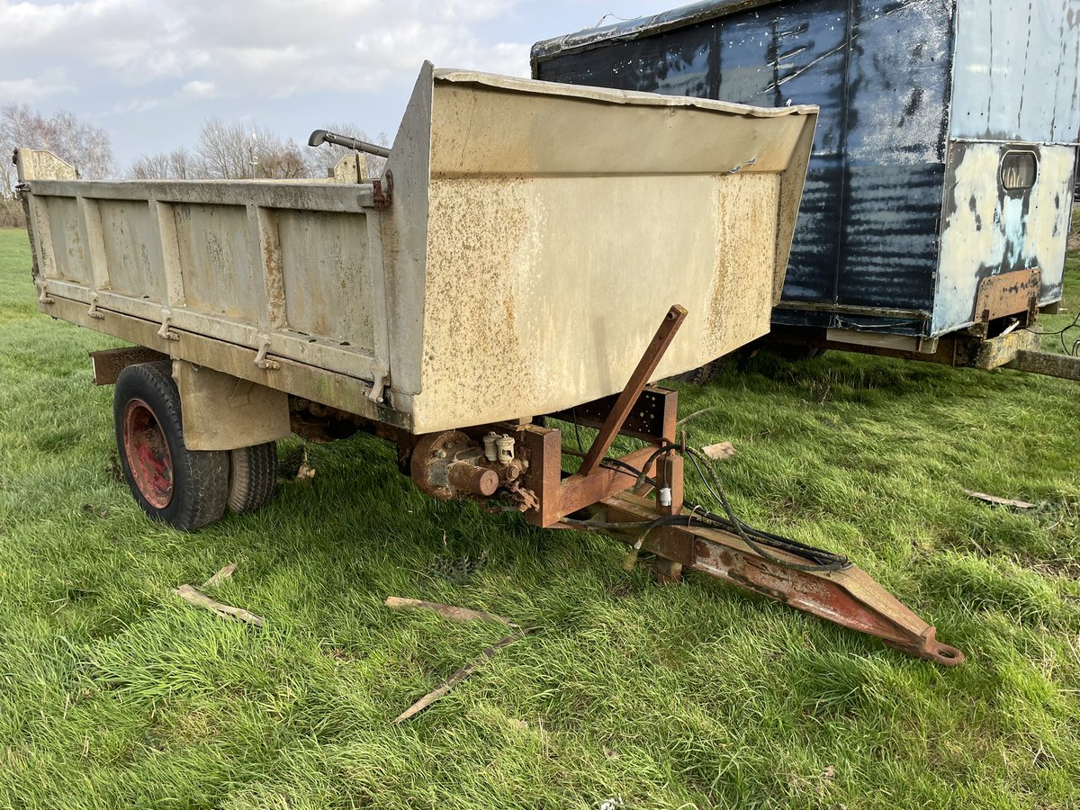WbarkerBarker's tweet photo. Some of the trailers in this weekends Farm Machinery Auction at Moulton, Spalding, Lincolnshire ➡️ https://t.co/nGLd9QBlZL… https://t.co/LS0H13WmZv