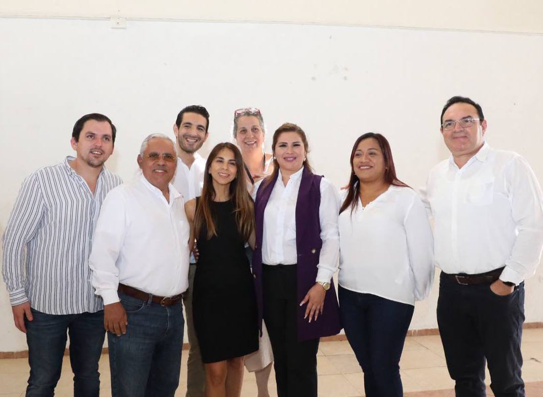 MauVila's tweet photo. Les comparto que más de 200 docentes en la modalidad de Profesor de Asignatura (PA) de las universidades estatales @utmoficial, @UTCentro_Izamal, Universidad Tecnológica del Poniente, Universidad Tecnológica Regional del Sur, @UPYucatan, @UNOdifusion y la @UNAYucatan contarán con mejores condiciones laborales y prestaciones en un acto de justicia, reconociendo su importante labor educativa. En equipo con @isabelrdzh y Mauricio Cámara (@Macale78), seguimos fortaleciendo la educación y mejorando la calidad de vida de todas las familias yucatecas.