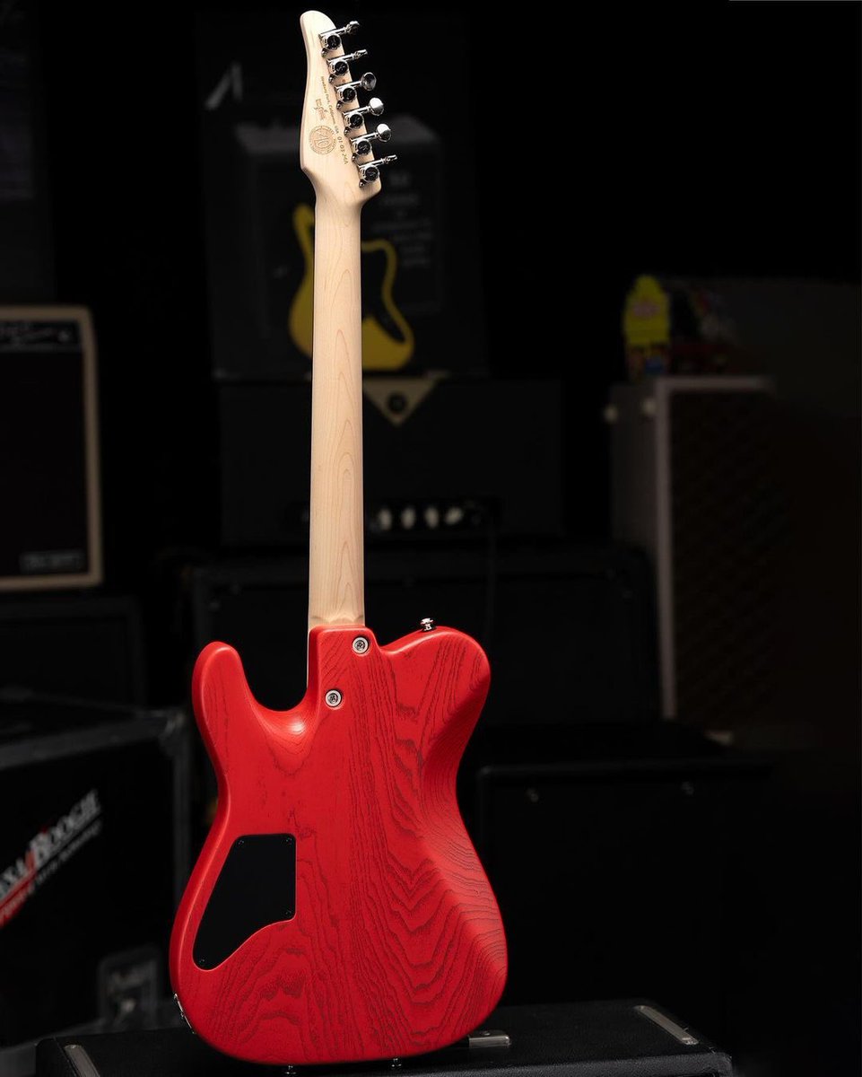 JES1988's tweet image. 【Tom Anderson Pro Am T 】 Ferrari Red - Satin Organic Grain Style - Black Grain Shadowing。正確なトレモロは、J-Trem ブリッジとテールピース。

andersonguitarworks.com 

#tomandersonguitars #proamt #jesinternational