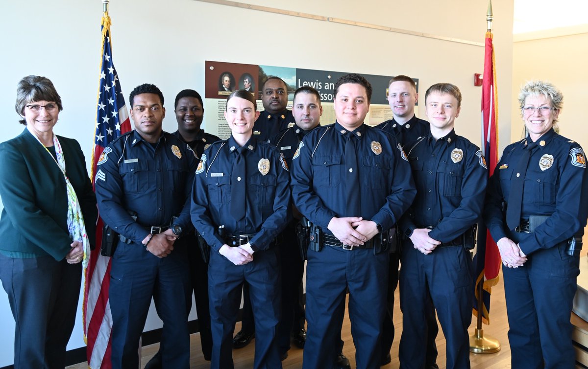 Big welcome to our newest Missouri Capitol Police Officers - Officer Mary Groner and Officer Reggie Dixon! They've joined a @MoCapitolPolice team that is committed to serving our Capitol Complex community with integrity and respect. Thank you for joining the MCP team! #WeServeMO