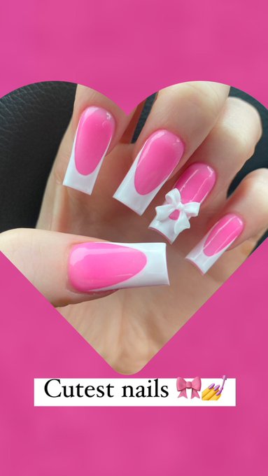 I&rsquo;m just a girl 🎀💅 https://t.co/3C8blFFL0q
