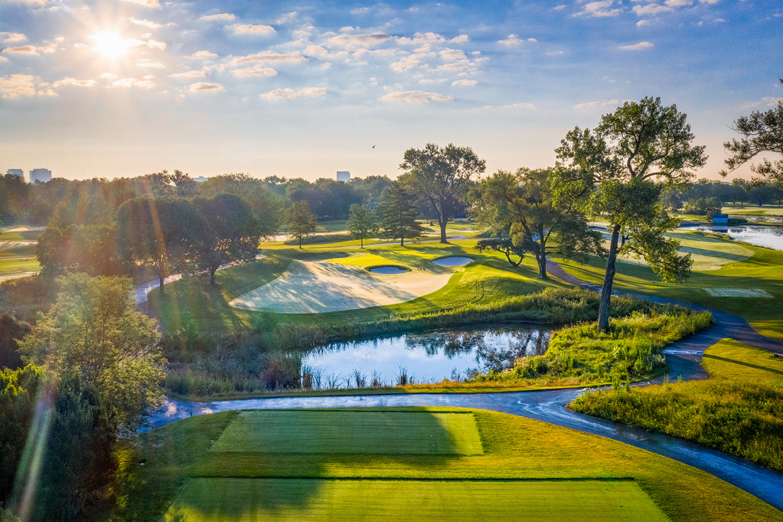 📢 Season Opening Alert at Schaumburg Golf Club! 📢 We’re excited to announce that our outdoor course is opening for the season this Saturday, March 2! ⛳️ Book your tee time at schaumburggolf.com to secure your spot and kick off your season on the right foot!