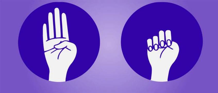 #Oaxaca | En redes sociales trascendió el video de una mujer que realizaba un en vivo para mostrar a sus seguidoras la mercancía que había llegado en la página de su boutique, en él se ve que un hombre entra a la habitación y ella se tensa para después hacer la señal