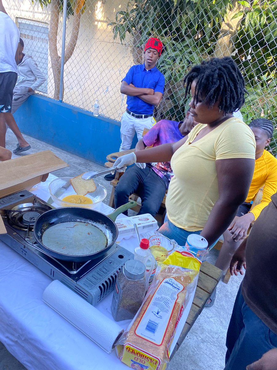 Lend a Hand Bahamas tweet media