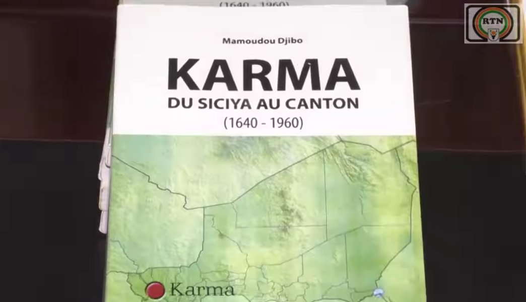 colonelabdraman's tweet photo. J'ai réceptionné ce matin des exemplaires de 4 livres publiés par PHD Mamoudou Djibo, une donation de l'écrivain historien destinée a la Bibliothèque Nationale de notre pays. https://t.co/eKNrrZ9Icx
