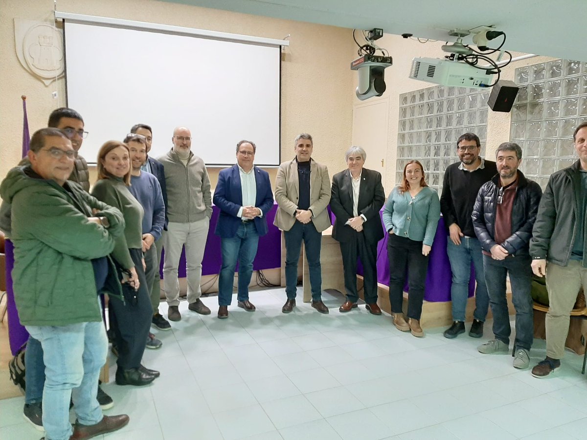 Fent xarxa per la formació i l'ocupació <a href="/treballcat/">Treball</a>