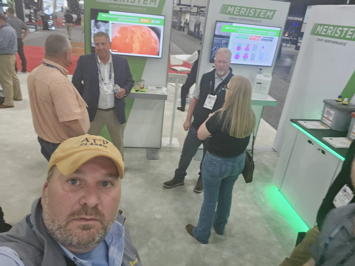 Chris weaver (@weaveragronomy) on Twitter photo Check out the <a href="/MeristemAg/">Meristem Crop Performance</a> booth. Great people and knowledge. Pick on Vince!!!!! Check out the <a href="/MeristemAg/">Meristem Crop Performance</a> booth. Great people and knowledge. Pick on Vince!!!!!