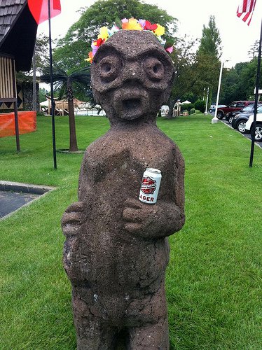 It's 4 months until #OHANA!

We're dreaming of that lush upstate summer - can't wait!

#countdowntoohana #luauatthelake #ohanaluauatthelake #tikiweekend #tiki #funwithapurpose