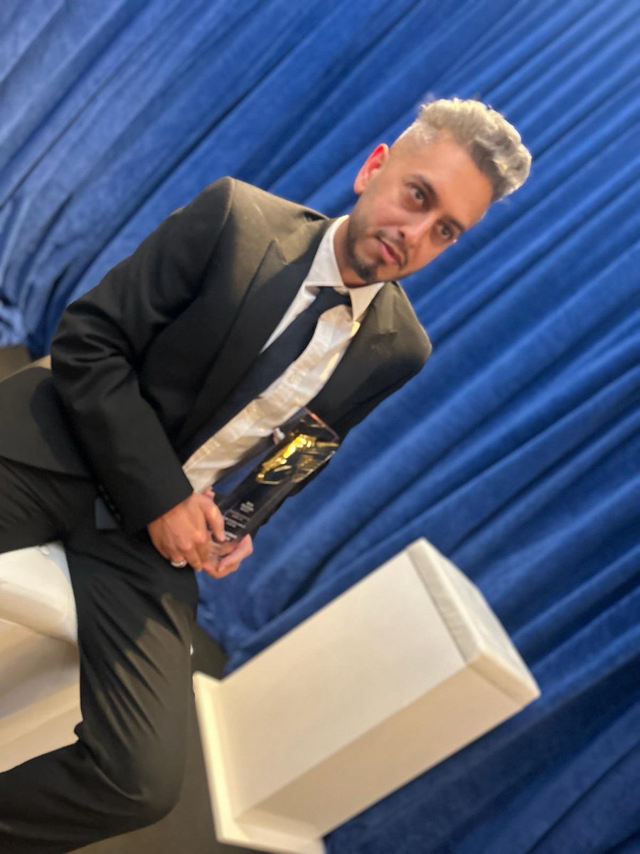 “I’ve felt at times I didn’t fit into this industry, it’s not just about race but also class. For anyone out there feeling the same, keep your head up, keep going. This award is for you too”
Inspiring words and a brilliant win for #c4news <a href="/SecKermani/">Secunder Kermani</a> journo of the year #rtsawards