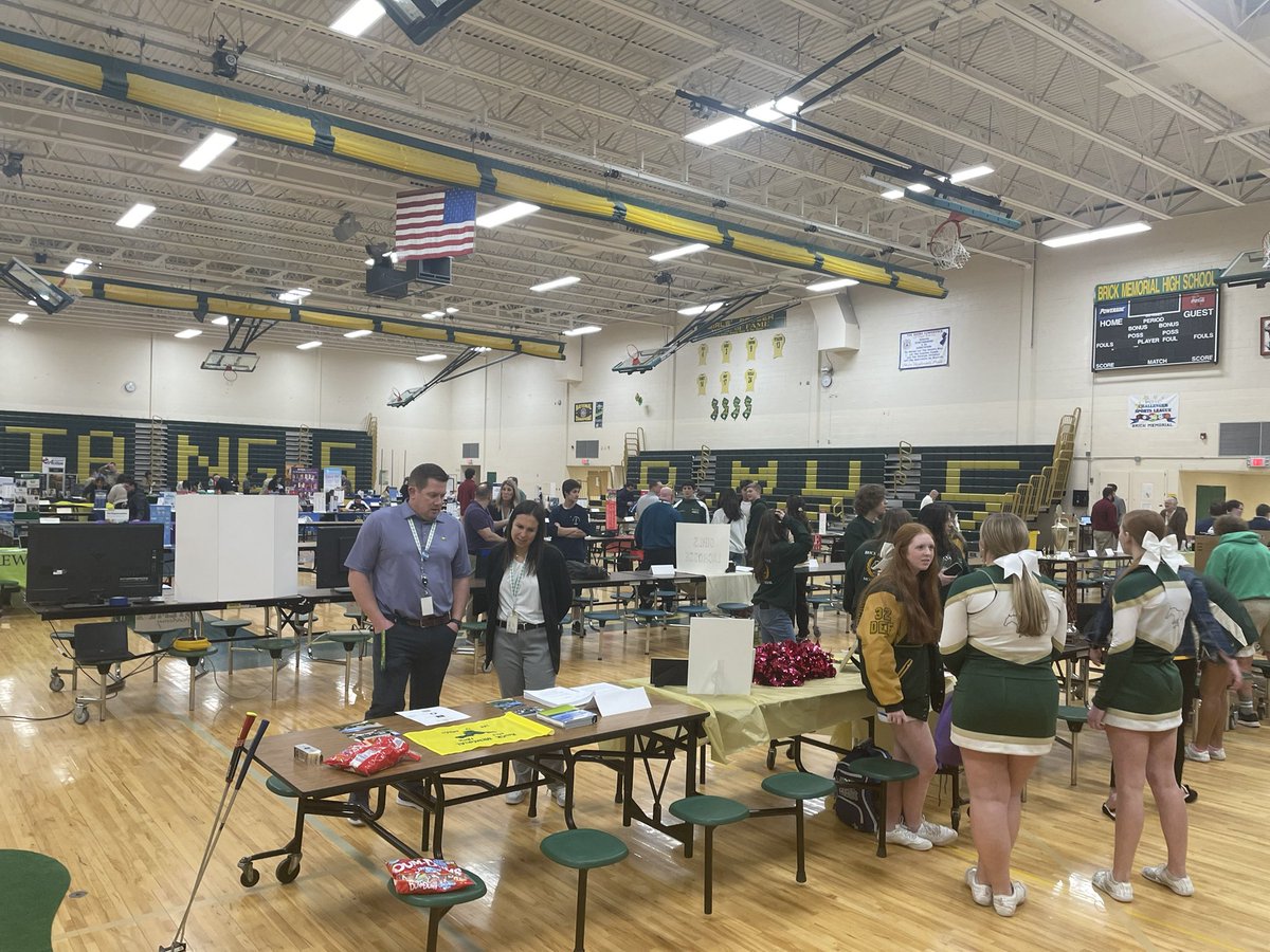 TGFarrellSr's tweet image. One the best events our @Brick_K12 District runs!!  “Brick &amp;amp; Beyond” College/Career Fair for Brick Schools. Counselor sessions, college prep support, and more. So many colleges, military, and local business represented.  Great job Guidance Departments! #BrickSchoolsProud