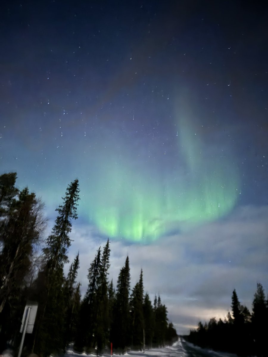 NN_O789's tweet photo. Seeing aurora for the first time 🥹🥹 I’m speechless https://t.co/suF2O6SOAx