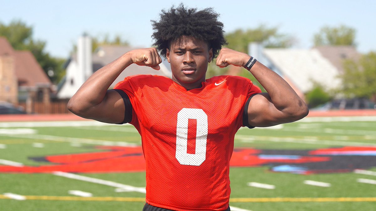 4-star LB reacts to #Alabama offer, details relationship with Christian Robinson. “Since Coach Robinson is there now, Alabama made a big jump back in my recruitment.” 🗞: on3.com/teams/alabama-… (On3+) #RollTide