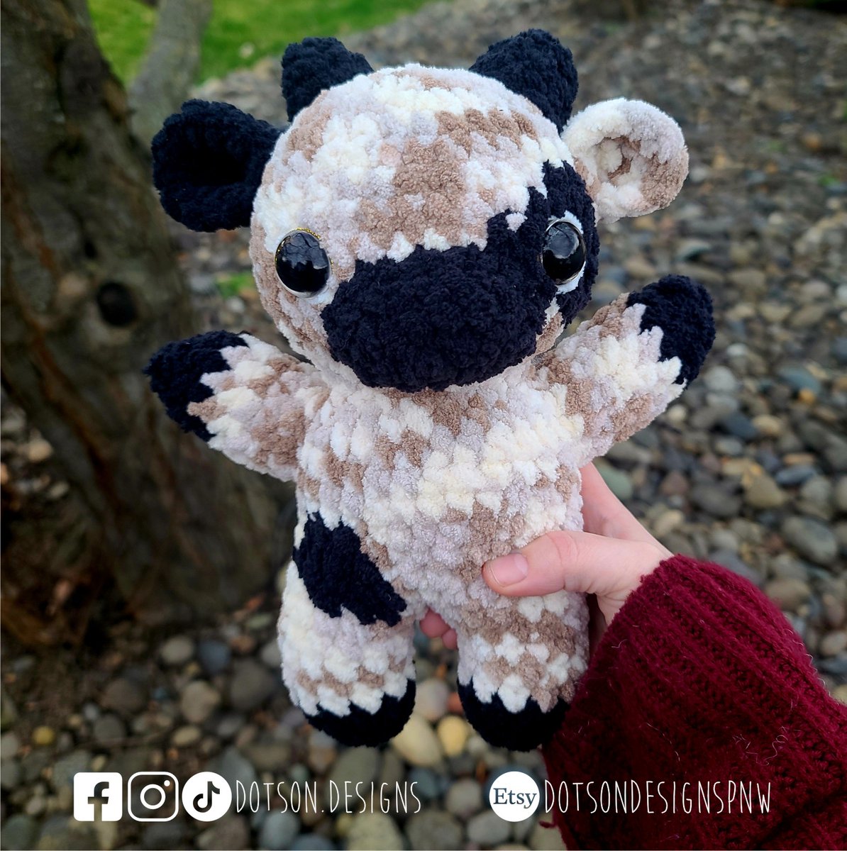 Another cow made for market ❤️ 🐄 🐮 

Pattern by kosinsqa.handmade on Instagram 

#crocheting #crochet #crochetaddict #crochetpattern #crochetlove #cows #cow #amigurumiplush #amigurumi #plushie #handmade #pattern #freeamigurumipatterns #freecrochetpattern #freecrochetpattern