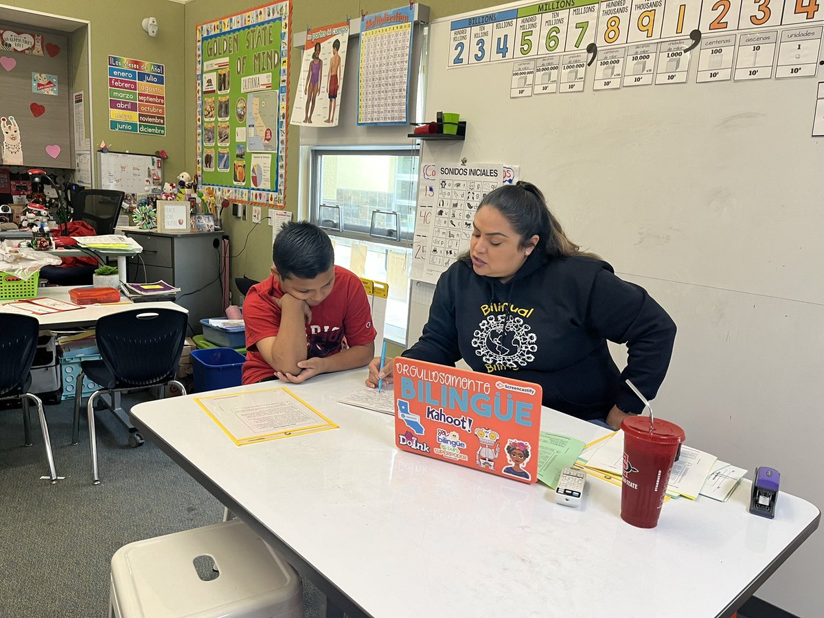 Mrs. Serrano does an excellent job of teaching across the curriculum with art and one on one support with reading instruction! So incredibly proud of our teachers! @davidmiyashiro @CajonValleyUSD #Lexperts 💛🐾