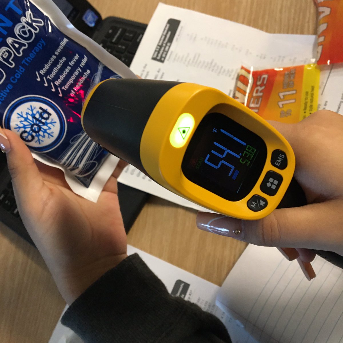 dailystem's tweet photo. Today’s simple #STEMstarter idea:
Get a cold pack & hot pack to make endothermic & exothermic tangible
(& the students liked using the new $15 infrared thermometer) https://t.co/11e9bmWDdm