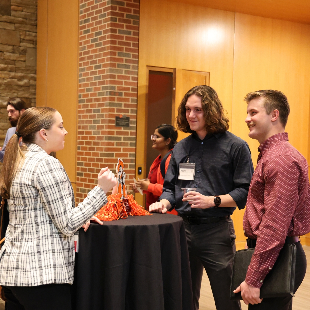 HireOSUgrads's tweet photo. Emerging Professionals Mixer was a huge success! It was fantastic to see so many students and soon-to-be alumni network and build connections. A big thanks to everyone who came out and made the event so special!
#OSUCareerServices #EmergingProfessionals #NetworkingEvent https://t.co/7VAoyGsC5M