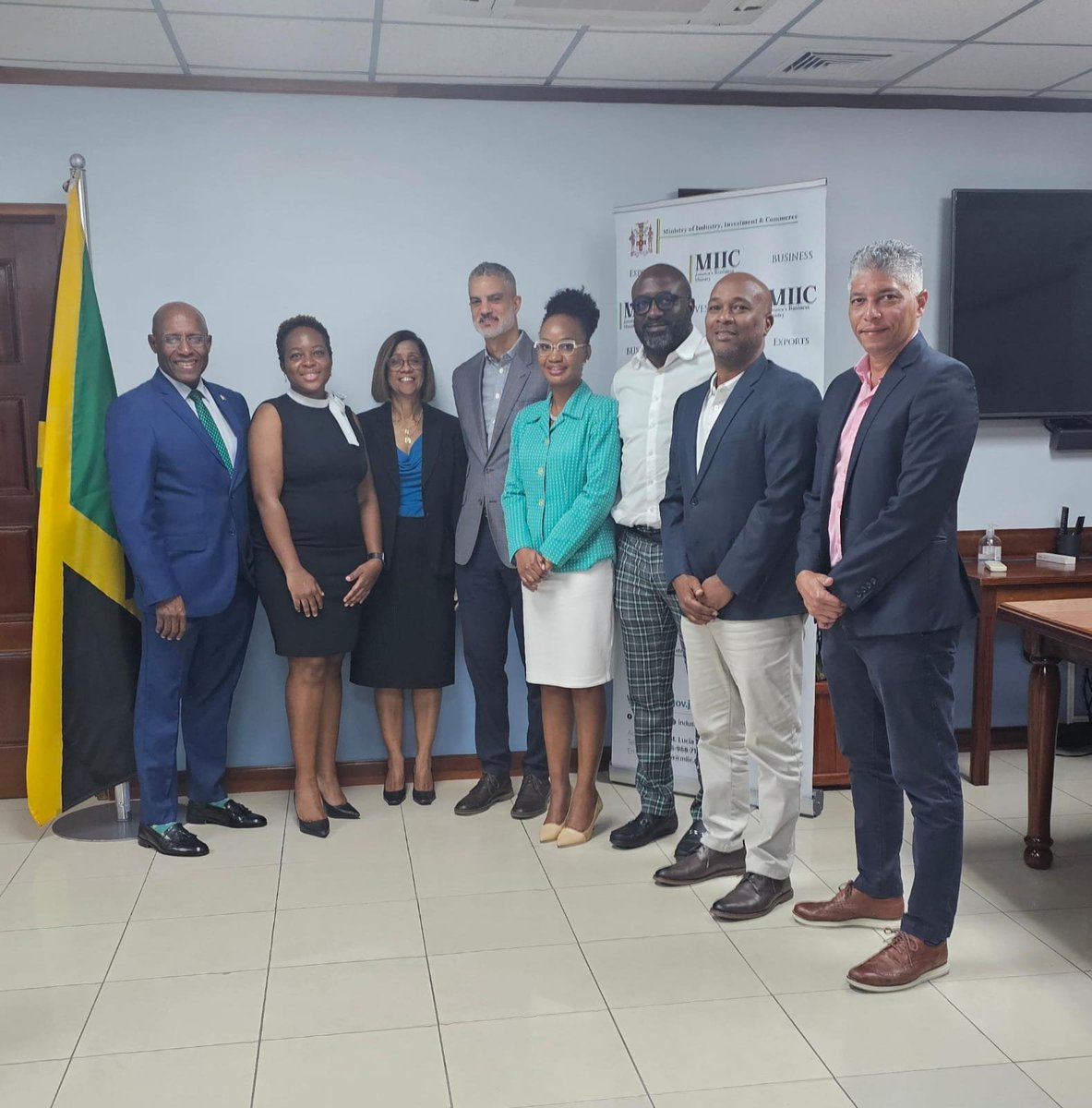industryminja's tweet photo. (1/3) Senator the Hon. @HillAubyn convened a courtesy meeting with members of the Jamaica Manufacturers and Exporters Association (@theJMEA_) on February 15, 2024.

#MIIC
#ExportMore
#InvestinJamaica
#JamaicasBusinessMinistry 
#JMEA
#Jamaica 

 @AndrewHolnessJM  @OPMJamaica https://t.co/hlrLxi4Ii6