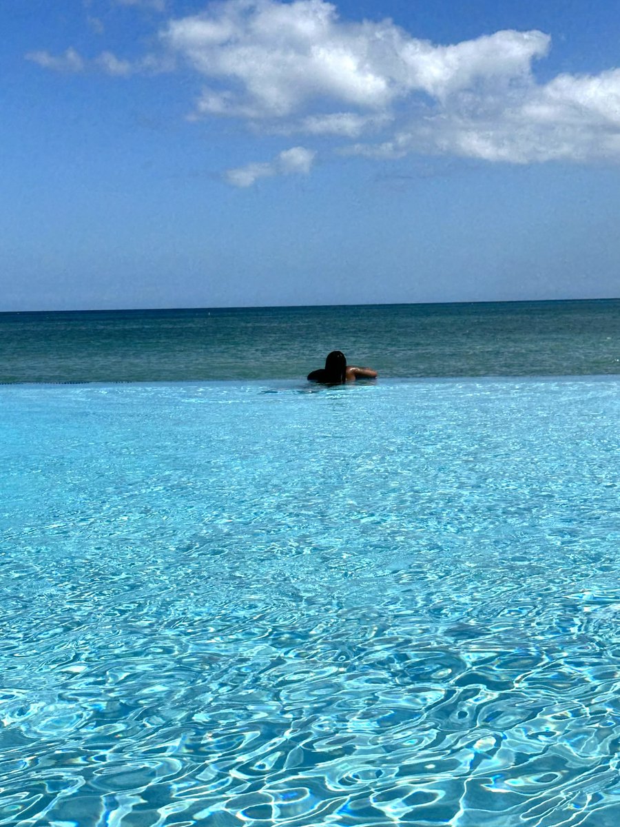 KashXli's tweet photo. 🇯🇲🌴 https://t.co/fNKJnfxaoq