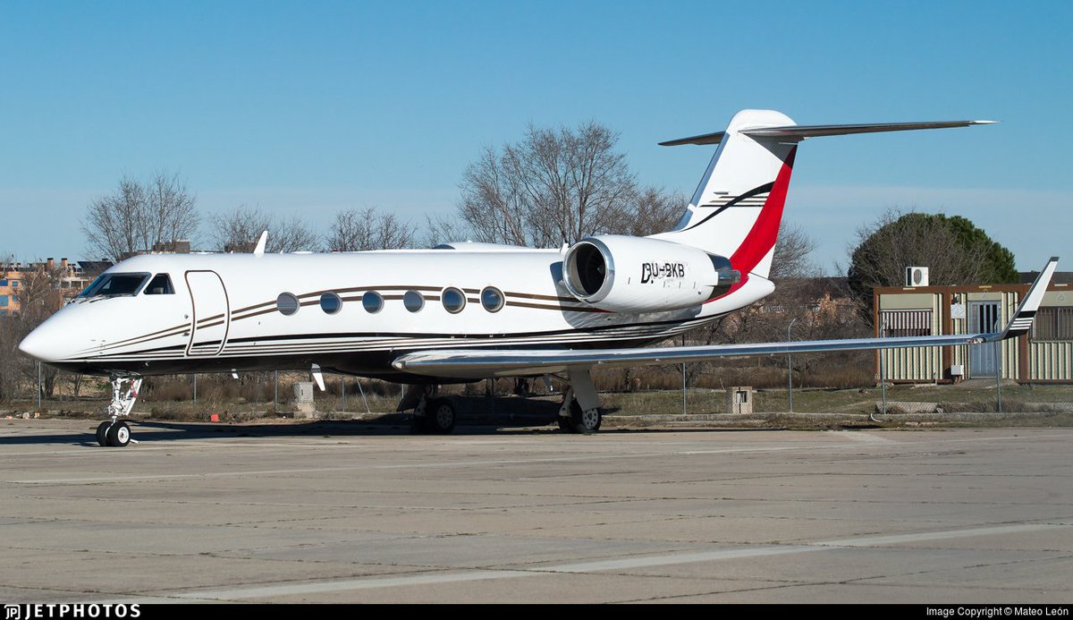 ngendapatrick's tweet photo. Frame 1:
Immatriculation: 9U-BTA, Caravelle III, aka Musongati, hors service.
Frame 2:
Immatriculation : 9U-BTB, Dassault Falcon 50, vendu kuri prix bas, bavuga ko ifise problèmes techniques, mais en service aux USA.
Frame 3:
Immatriculation : 9U-BKB, Gulfstream IV. Niyo turihira itari n'iwacu.
Frame 4: 9U-BKB, iri en Espagne, hama nti kigira idarapo ryacu, sinzi ko ikodeshejwe, canke...
La meilleure !