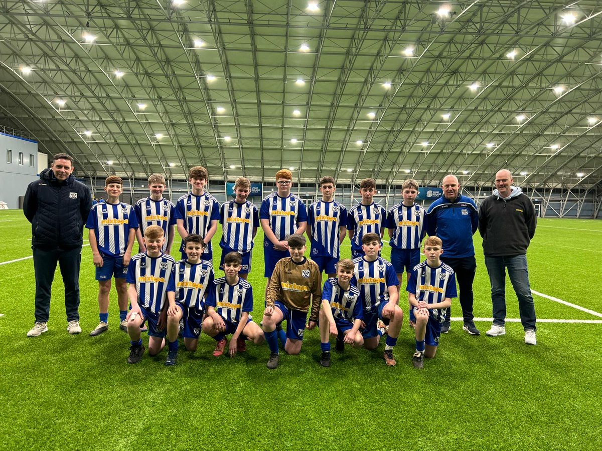 VeronaFCDublin's tweet photo. The 2010 U-14 Sunday Div 3 boys were the very lucky recipients of a new set of jerseys tonight.
@mixtapeIrl  have very generously sponsored the squads new @ONeills1918  kit.
Well done to Cathal &amp; Robbie, who are doing great work coaching these boys.
https://t.co/rnqRw66sG2 https://t.co/b8X5ceZEJ7