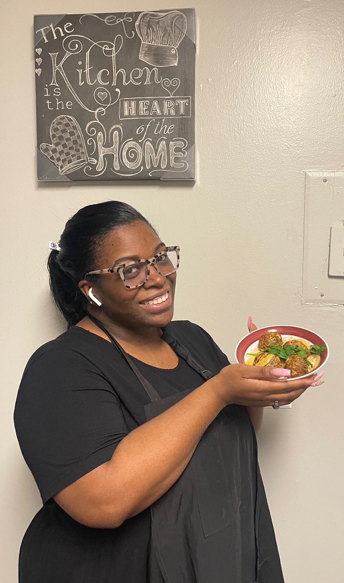 iota_zetamu's tweet image. 🍳 The Zeta Mu chapter had a blast at our virtual cooking class on Sunday, February 25th. From beginners to culinary enthusiasts, we've got some serious talent in the kitchen! #ZetaMu #VirtualCookingClass #ChefTaueret #CookingEnthusiasts