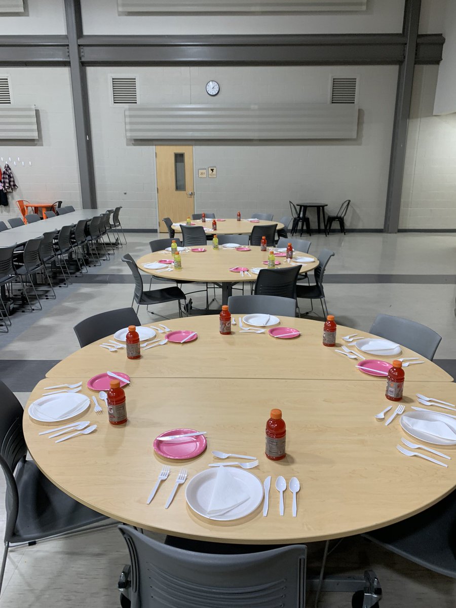 MrHunterORE's tweet image. Today we learned about #diningetiquette at #TIEclub and the kids did a great job. I feel that these are the opportunities they need to be exposed to so that we can fill their “toolbox” with a variety of skills. You never know when you might need it! #MakingWaves #SoftSkills