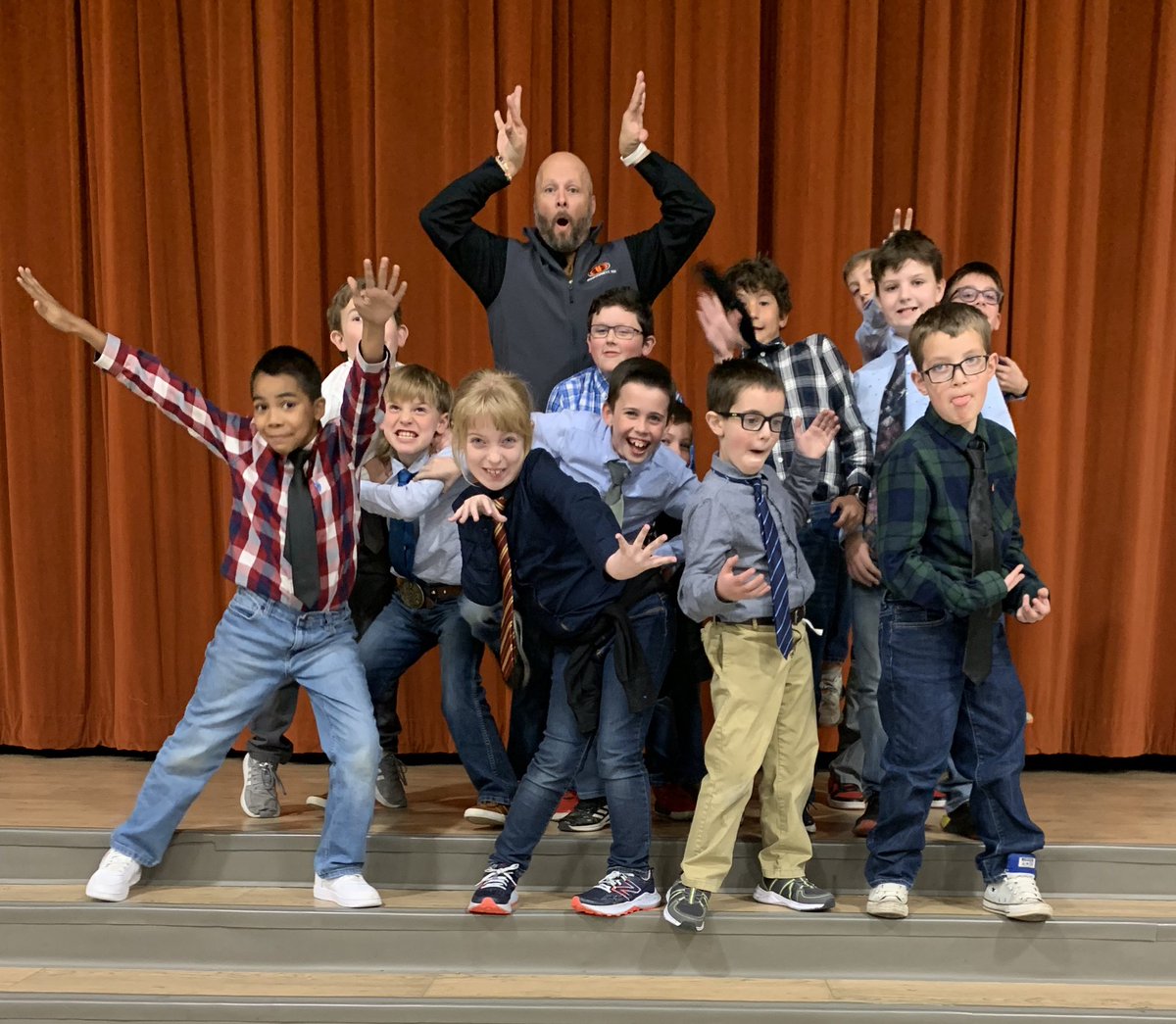 MrHunterORE's tweet image. Today we learned about #diningetiquette at #TIEclub and the kids did a great job. I feel that these are the opportunities they need to be exposed to so that we can fill their “toolbox” with a variety of skills. You never know when you might need it! #MakingWaves #SoftSkills