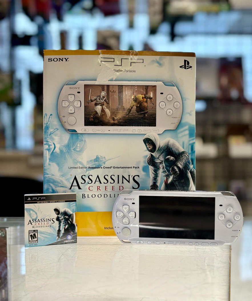 BoomBoomGames85's tweet image. Check out this beautiful Limited Edition Assasins Creed Bloodlines PSP 3000. 

Perfect item for someone who collects LE consoles/handhelds!