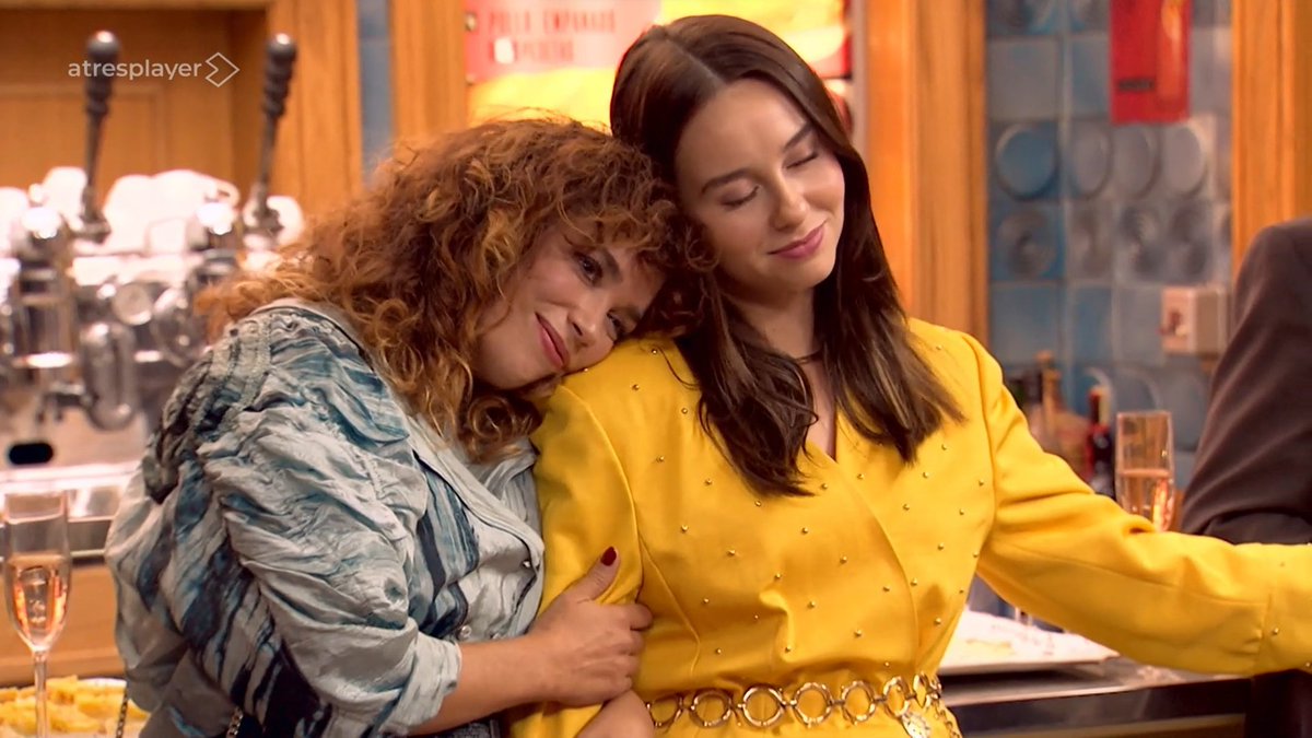 Dany_B23's tweet photo. El 28.02 quedará marcado como el regreso de dos de las parejas más grandes de España!!! Que día más hermoso 😍🥰😍🥰😍🥰
#LuimeliaIsBack
#AmarEsParaSiempre
#Luznhoa
#4estrellas https://t.co/n9PbWpOn9N