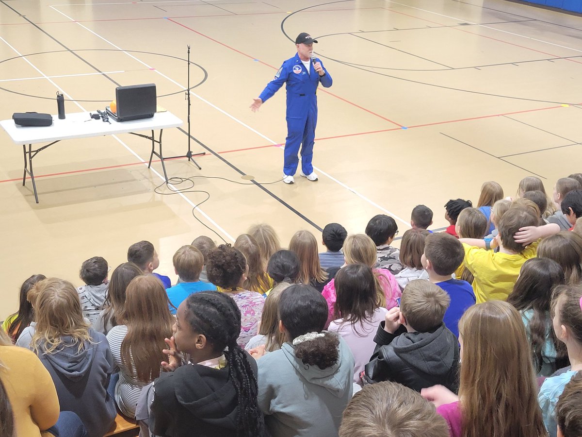 MrGilman_'s tweet photo. Big thanks to Joey Johnson for sharing his out-of-this-world experiences at space camp with our 4 graders at MIS today! 🚀🛰 Your insights inspire us all! #proud2bmis #1GC https://t.co/e9bTMHJFnX