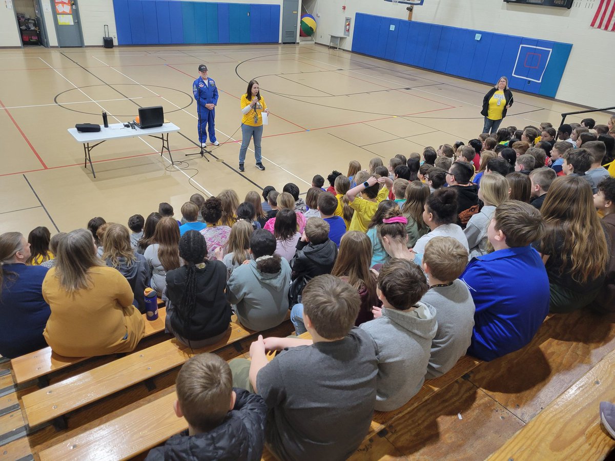 MrGilman_'s tweet photo. Big thanks to Joey Johnson for sharing his out-of-this-world experiences at space camp with our 4 graders at MIS today! 🚀🛰 Your insights inspire us all! #proud2bmis #1GC https://t.co/e9bTMHJFnX