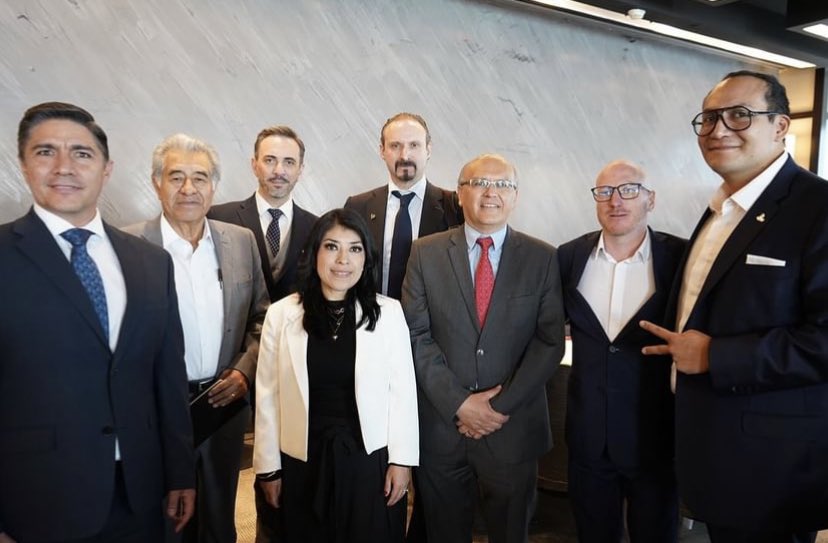 Reunión del Consejo Directivo de <a href="/Coparmex_CDMX/">Coparmex Ciudad de México</a> 

En el contexto del nearshoring, fortalecer las conexiones entre 
#Mexico y #Ecuador, impulsa la eficiencia y competitividad regional, creando una sinergia beneficiosa para ambas naciones.

#Nearshoring #AlianzasEstratégicas