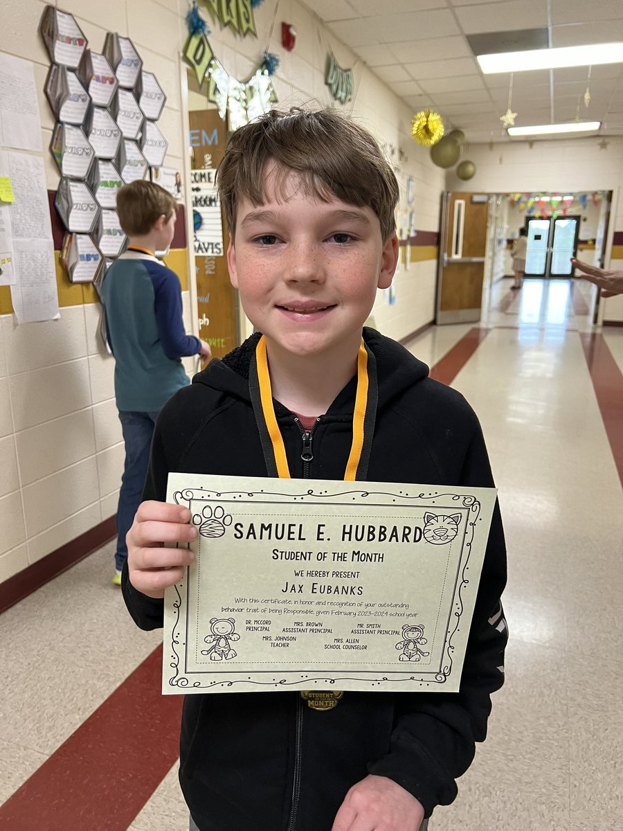 SeitzHalie's tweet photo. So proud of our students of the month!! 🤩 @Hubbard_Elem https://t.co/CXxk1siZck