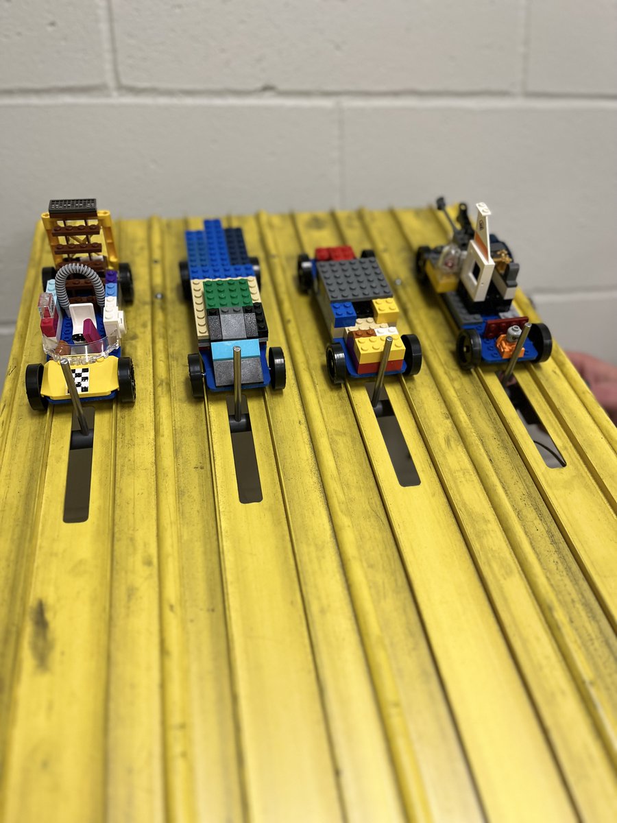Many thanks to Boy Scout leader Mr. McCauley for teaching our LEGO club builders how to create fast LEGO derby cars. The kids had a great time racing!