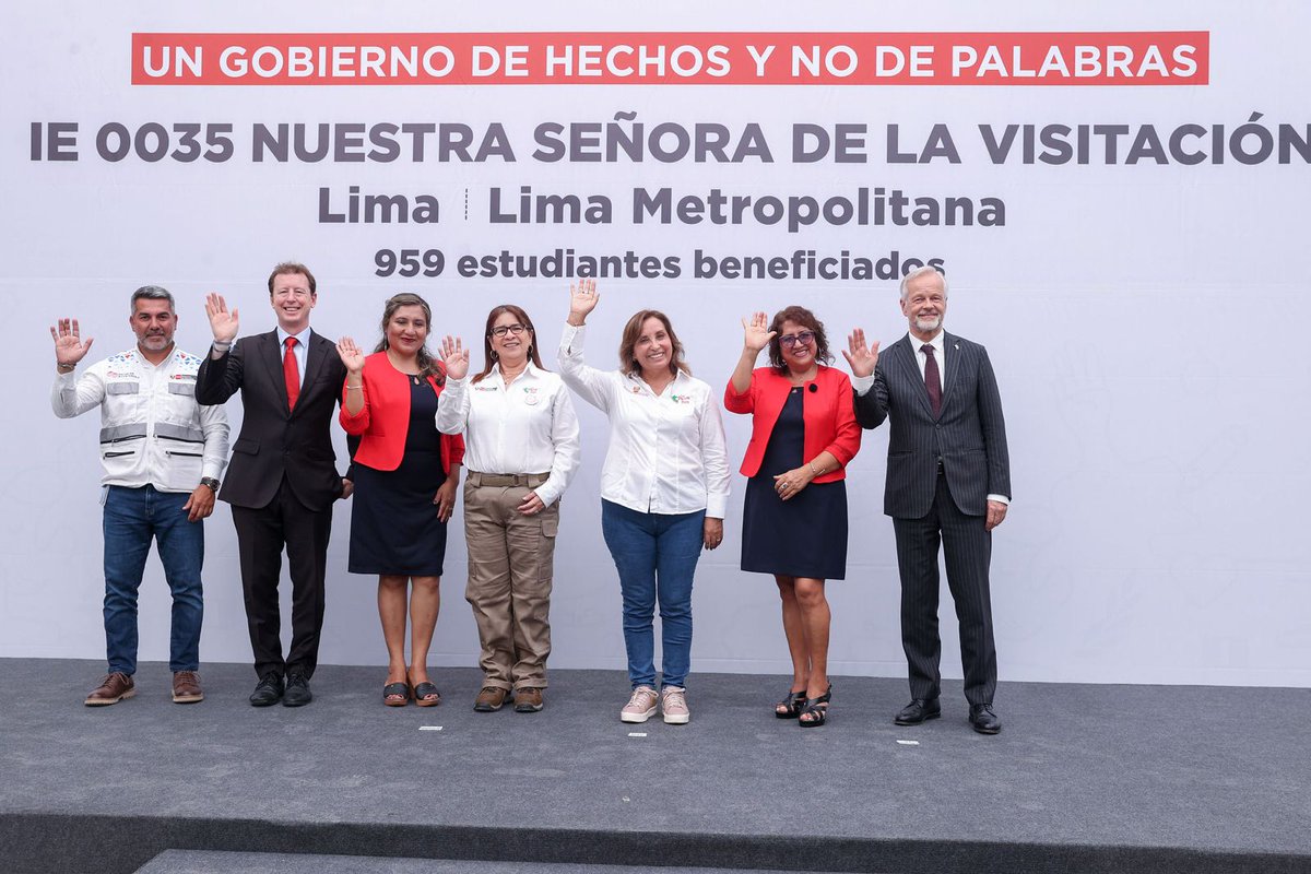 ebicentenariope's tweet photo. #NDP | 📣 En un hito importante para la educación 🚸 del país, hoy entregamos las dos primeras #EscuelasBicentenario: 0085 José de la Torre Ugarte en #ElAgustino y Nuestra Señora de la Visitación en el #Cercado de Lima.🏫💯
#ConPunchePerú #33MillonesUnidos #BIAE #VolvamosAClases https://t.co/J6Et22cAm4
