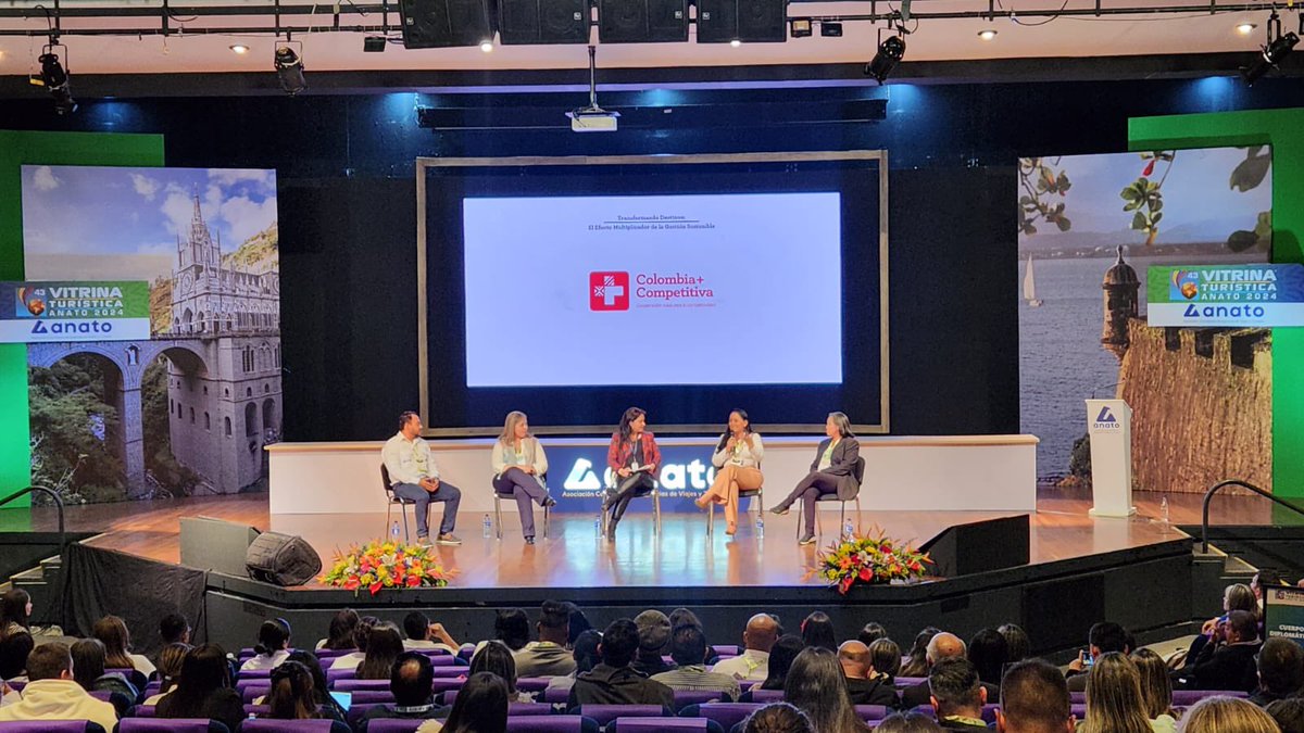 colombiamascom1's tweet photo. @AnatoNacional @AmaliaVsquez3, directora de @Swisscontact en Colombia, está presentando a nuestros panelistas estelares: Jennifer Yepes, Deccy Ibarra, Junior Perdomo y Liliana Serrano. ¡Será una discusión sobre el futuro del turismo en Colombia! 🇨🇴 https://t.co/IYw5pBTIZr