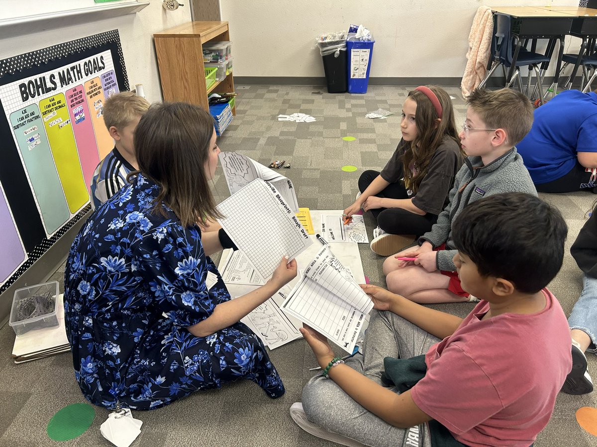 angelaatkagan's tweet photo. Small group shout out going to @MsBohls ! In my short visit, she worked w 2 small groups, managed stations around the room, and set up an extension activity in the pod for one group. Ms. Bohls is a management master! #vaughnelemfisd #vaughnsoakupthesun https://t.co/sVjjFAp7YN
