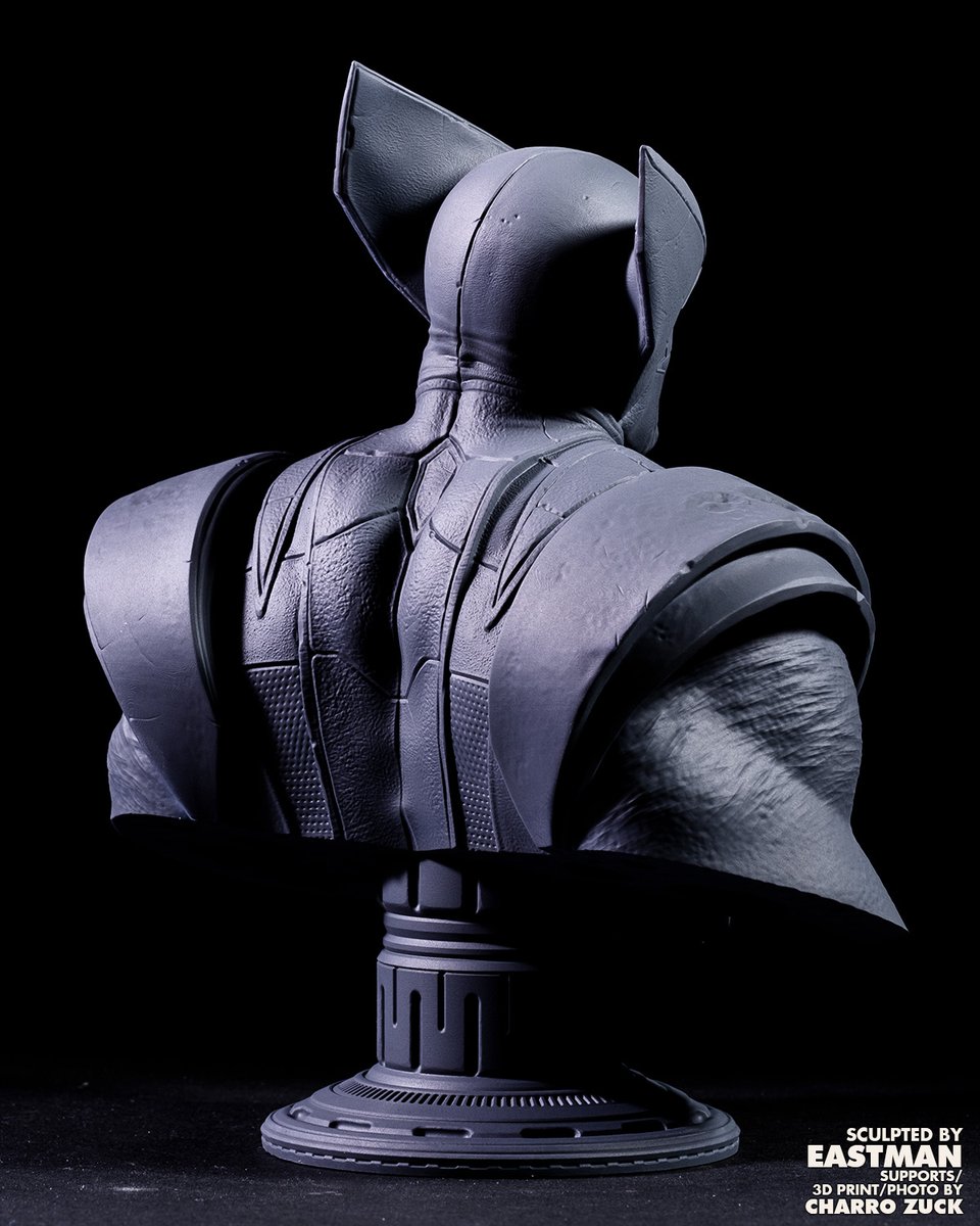 A Wolverine bust. Sculpted by me in #ZBrush. Resin supports, 3D print, and photo by <a href="/CharroZuck/">charro zuck</a> 🙂 
(photos are a bit on the dark side this time, but that's not his fault, that's my adjustments at work! 😅)