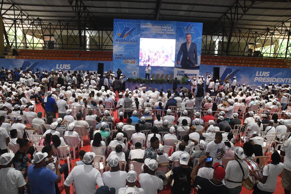 MariluzFerminA's tweet image. #VieneLoMejor 🇩🇴
#LogrosDelCambio
@luisabinader 4️⃣➕🇩🇴
No es lo mismo ver al diablo que verlo llegar #VolveremosAGanar  @luisabinader 4️⃣➕🇩🇴 @PRM_Oficial  @AvanzadaDemocr1  @CarolinaMejiaG  La Mia @raquelarbaje #Supiste @MiguelCamachoDN @CasadoPrm @mcamachor18  Recojan 💪