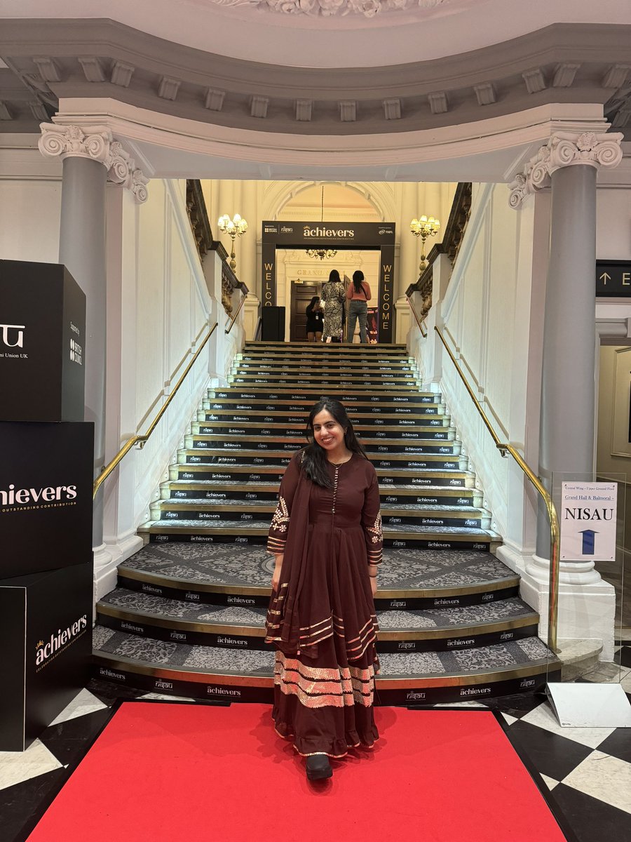 What a pleasure to be invited to @NISAU_UK’s awards ceremony tonight alongside a generation of Indian leaders & thinkers ✨ NISAU has been close to my heart since being President of my own university’s India society. Thank you to the lovely @arora_sanam for a great night!