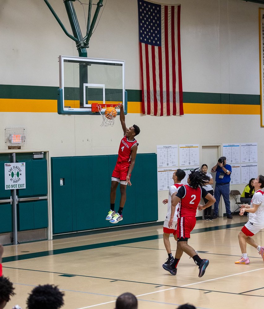 Jovan Jester Jr Class of 24’
Averages;ppg 17.3, ast 8, reb 7
Pacific league POY 23’✅
Rose city tournament MVP✅
Tarkanian Classic All Tournament✅
Classic at Damien Silver Div MOP✅
Pacific league POY 24’✅(2x)