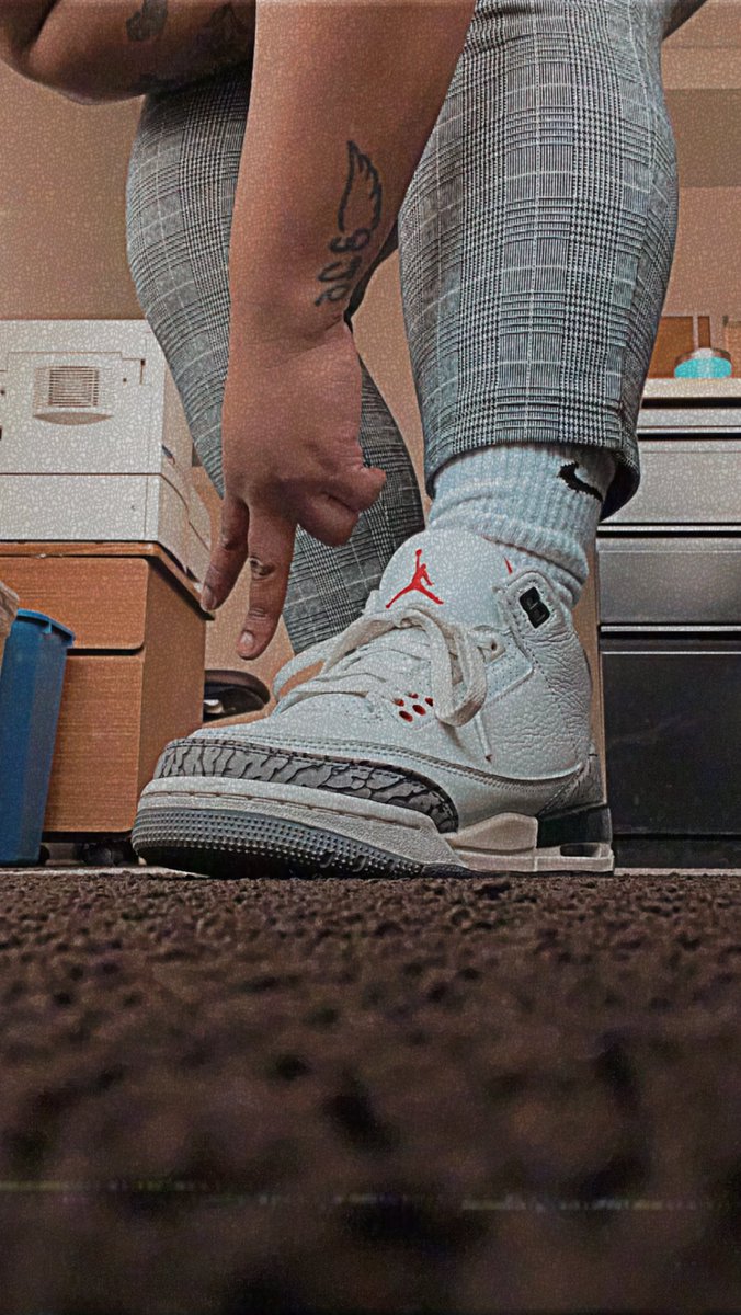 Just_JeNiNE_'s tweet image. Didn’t realize that I didn’t add pics … 🥴🥴🥴…. Long day. 

#BHMKOTD @JerLisa_Nicole NUMERO UNO #AJRetro3 “Reimagined” #JMillzChallenge #sneakerhead #LASTDAYS … bury me in Retro3’s 👌🏾🙌🏾🎯💪🏾🫶🏾