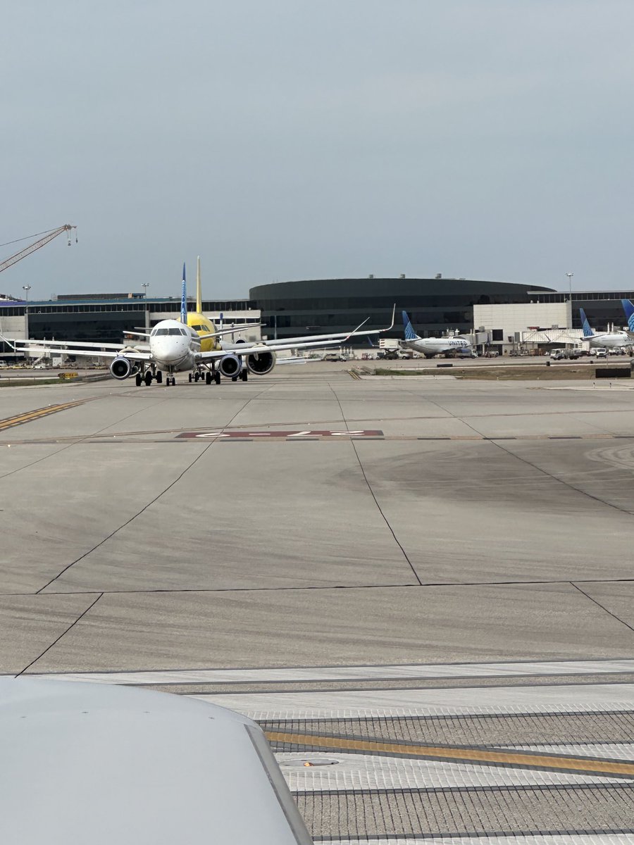 J_Staples_jr's tweet image. Little Cirrus feeling outta place today #KIAH