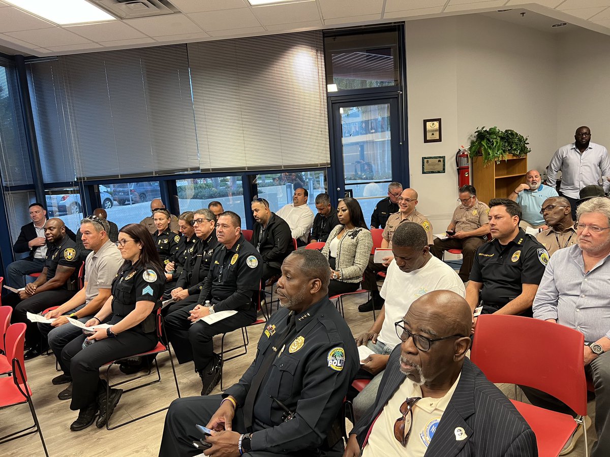 ChiefGauseNMPD's tweet photo. Full house today at the Miami Dade County (CRB) Meeting hosted by @DrShirleyPlan at @NorthMiamiPD to discuss crime, community, & Spring Break 2024! We all share the collective responsibility of creating safer & more vibrant communities. #MakingAPositiveImpact #BetterTogether https://t.co/EnagvC1rq0