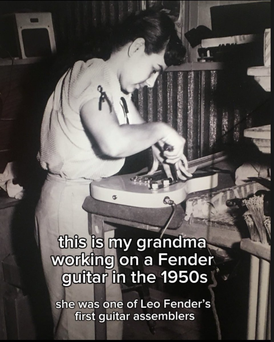 notrauly's tweet photo. I still play the same guitar from the first photo 🤘🏼 @Fender https://t.co/qTPPHNMeGj