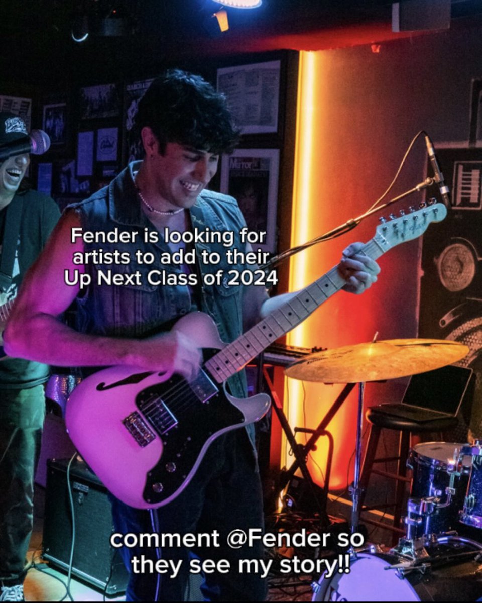 I still play the same guitar from the first photo 🤘🏼 <a href="/Fender/">Fender</a>
